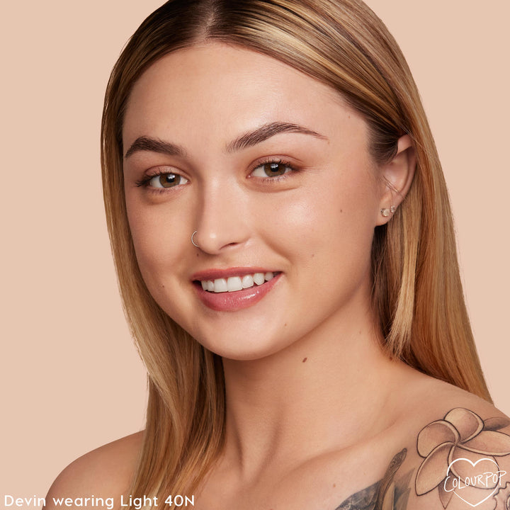 Light 40 N - Graceful Contemporary Complexion Set