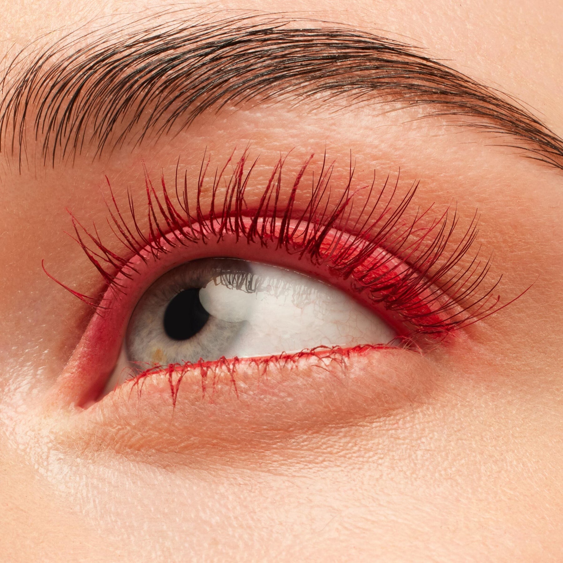 Left on Red - Shimmering Evening Lash Drama
